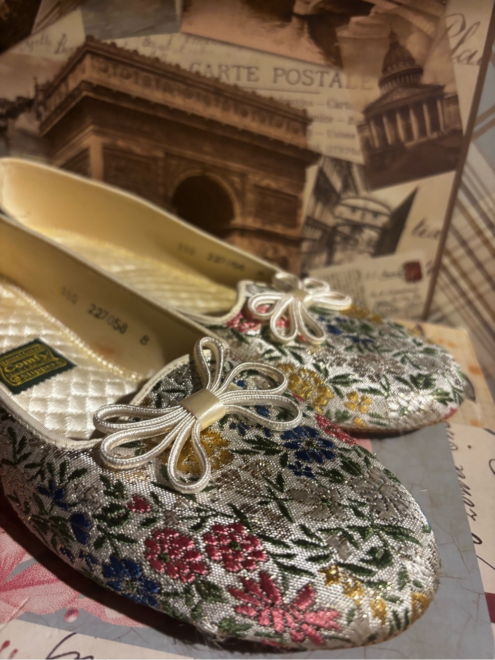 Lotus Floral Jacquard Tapestry Shoe size 8
